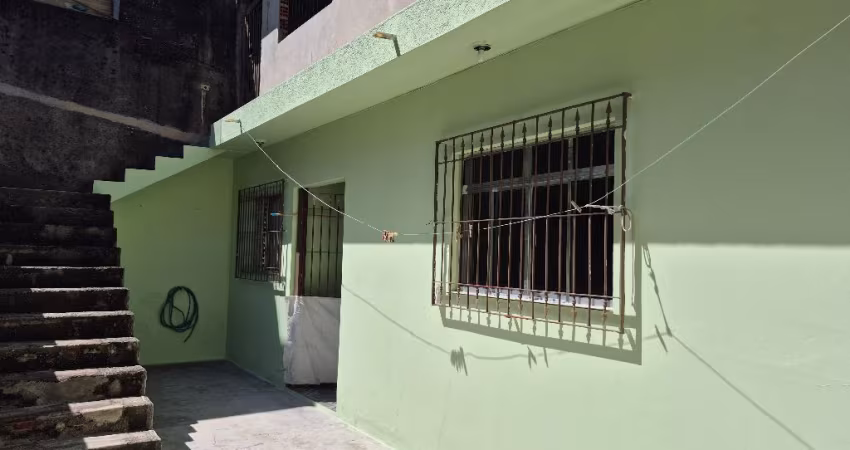 Excelente e aconchegante casa, com 2 dm, banheiro, quintal, jardim e 2 vagas, no Jd. Madre Ângela - Poá/SP. (Pronto para morar)