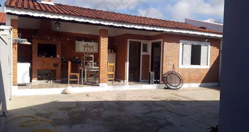 Casa para Venda em São Pedro, Jd. Botânico, 2 dormitórios, 1 suíte, 2 banheiros, 1 vaga