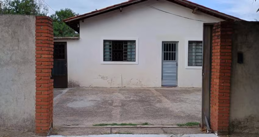 Casa para Venda em Águas de São Pedro, CENTRO AGUAS DE SAO PEDRO, 3 dormitórios, 1 suíte, 1 banheiro, 2 vagas