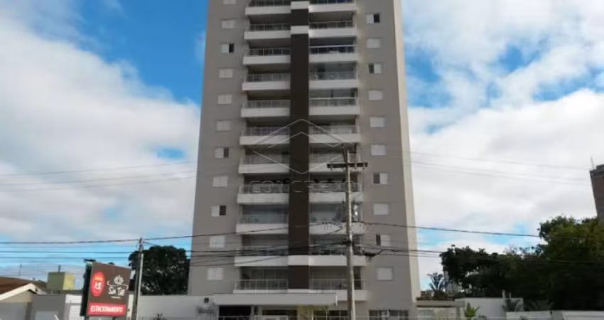 LINDO APARTAMENTO COM 1 DORMITÓRIO SEMI MOBILIADO
