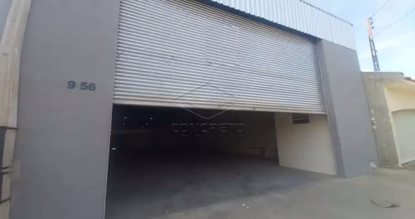 Excelente galpão com cerca de 230m², porta elétrica em ótima localização!!!