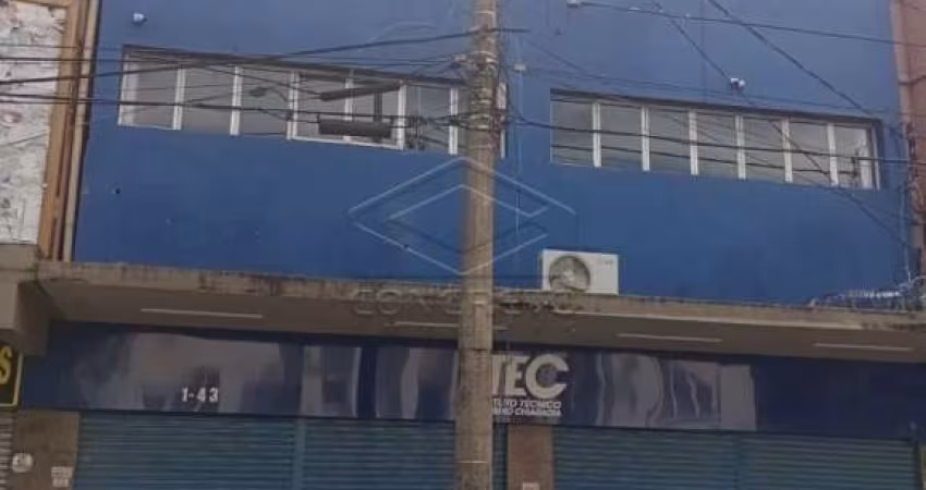 Prédio comercial no centro da cidade - 4 andares.