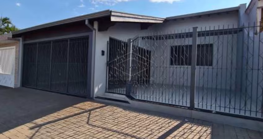 Residência com 03 dormitórios - Vista Alegre
