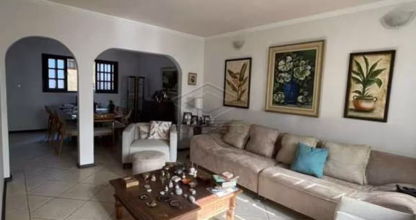 Casa à Venda no Jardim Europa - Bauru/SP com Piscina e Área de Lazer!