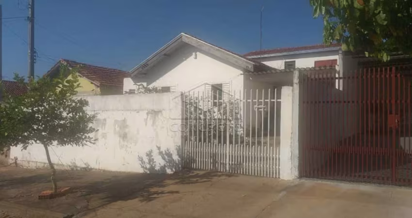 CASA COM EDÍCULA - GEISEL