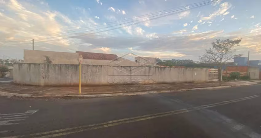 Terreno murado e encaixado