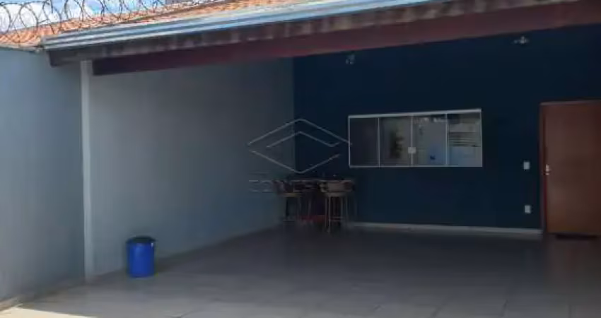 Residência com 03 dormitórios - JD Carolina