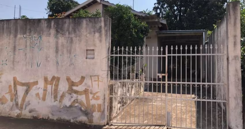 Casa para reforma em ótima localização PRÓXIMA A NAÇÕES NORTE!