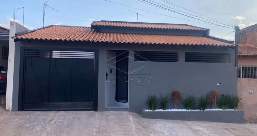 Belíssima casa com 03 dormitórios - Geisel