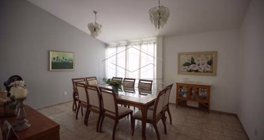 EXCELENTE RESIDENCIA - SOBRADO.