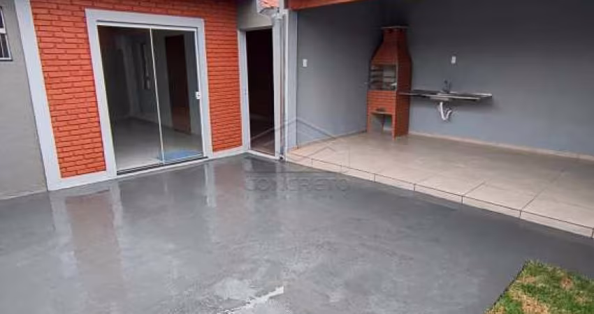 CASA AMPLA NA VILA INDUSTRIAL COM 3 DORMITÓRIOS