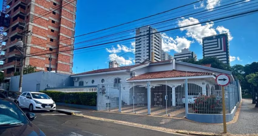 Casa ampla na HENRIQUE SAVI para VENDA!