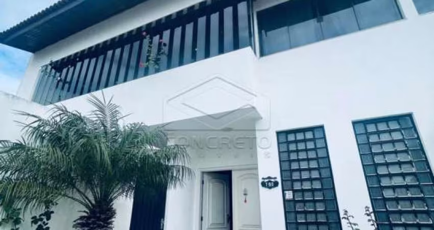 Sobrado com área de lazer e espaço amplo