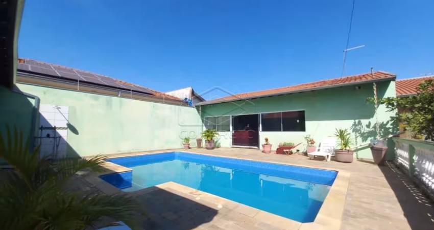 CASA COM OTIMA LOCALIZAÇÃO - AGUDOS