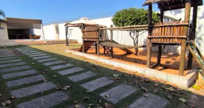 Residência com piscina - Bela Vista