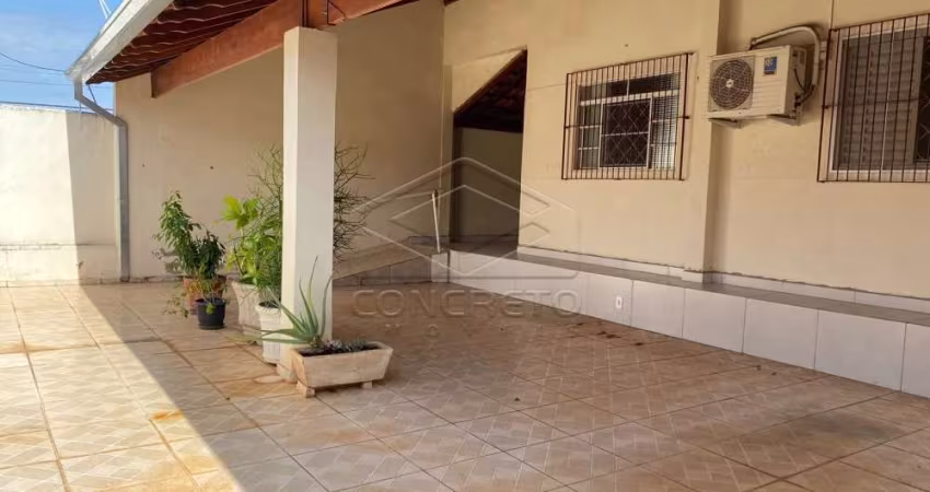 CASA COM DOIS DORMITÓRIOS NO ARARUNA