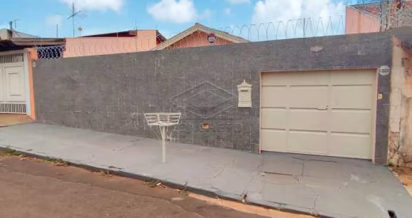 EXCELENTE RESIDÊCIA COM 03 DORMITÓRIOS E EDÍCULA PRÓX. AO ALTO PARAISO