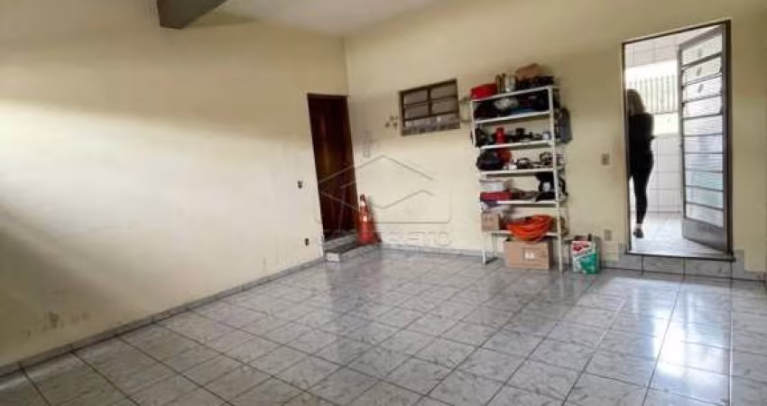Sobrado com comercio de esquina