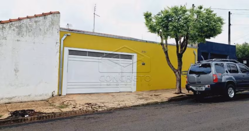 Residência ampla com 03 dormitórios - Pq Roosevelt