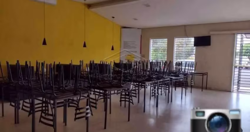 CASA AMPLA COM SALÃO PRONTO PRA COMERCIAL