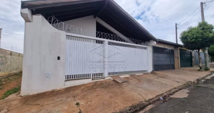 Casa à Venda - Ótima Localização Próxima à UPA Geisel