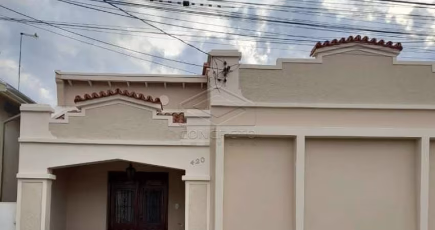 IMÓVEL LOCALIZADO NO CENTRO DE AGUDOS