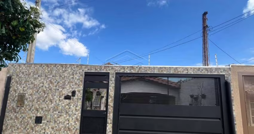 CASA À VENDA COM EDÍCULA - GEISEL