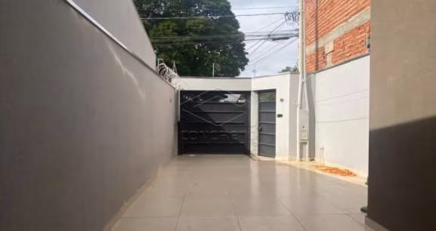 Casa com 03 dormitórios, sendo 1 suíte com closet