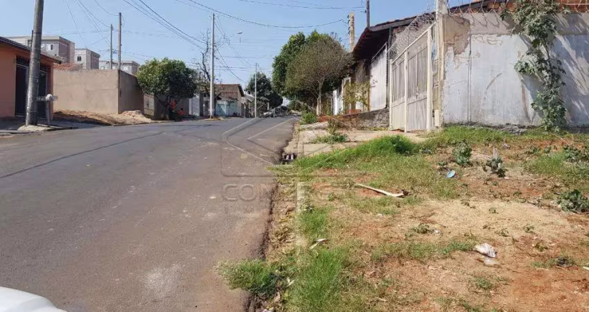 Casa à venda no Jardim Maria Célia, Bauru 