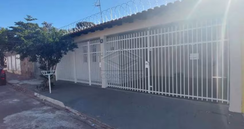 Residência com 02 dormitórios - Vila Dutra