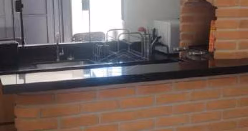 Belíssima casa com 03 dormitórios - PQ São Geraldo