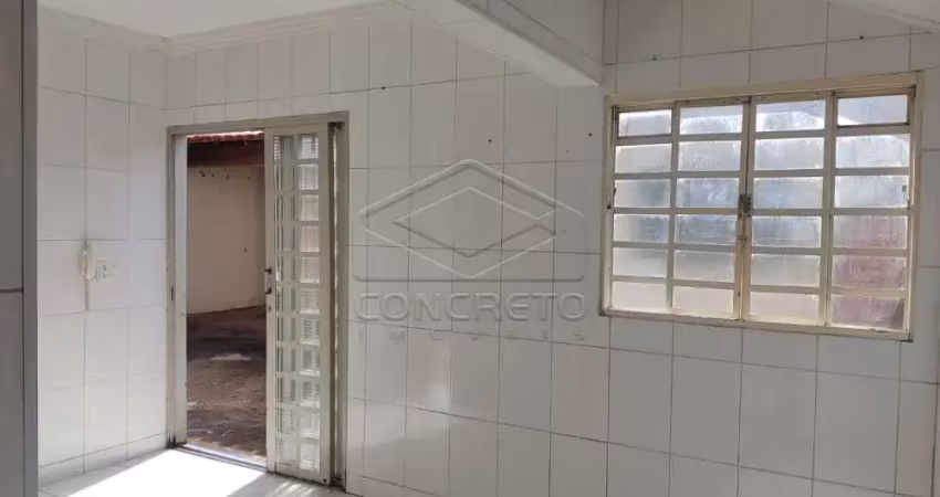 CASA COM 1 QUARTO NOS FUNDOS