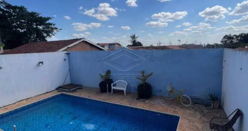 EXCELENTE RESIDÊNCIA COM PISCINA NO JD OURO VERDE