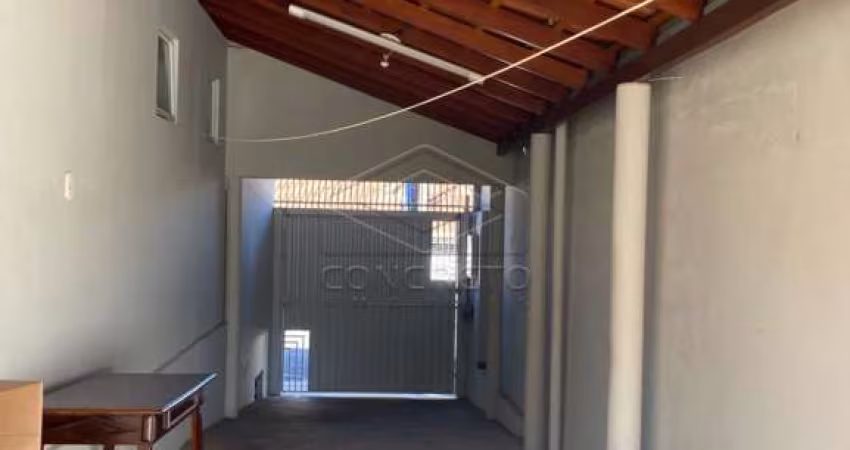 Residência com 02 dormitórios no Vania Maria