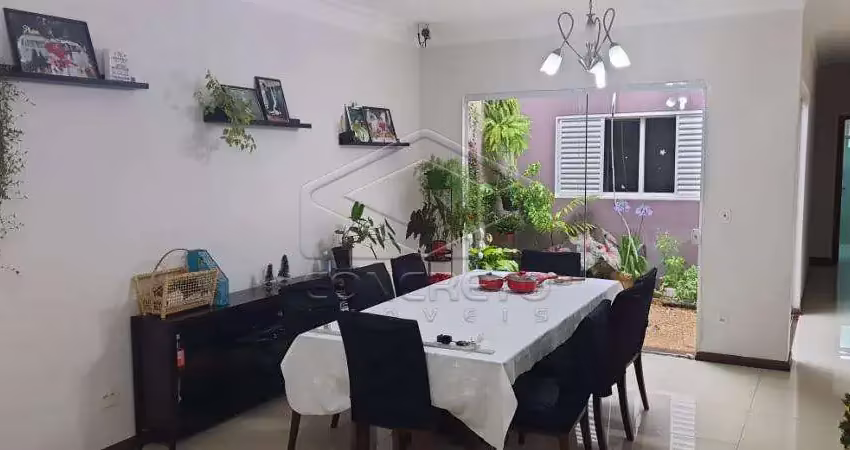 CASA NA VILA PARAÍSO COM 3 DORMITÓRIOS PARA VENDA!