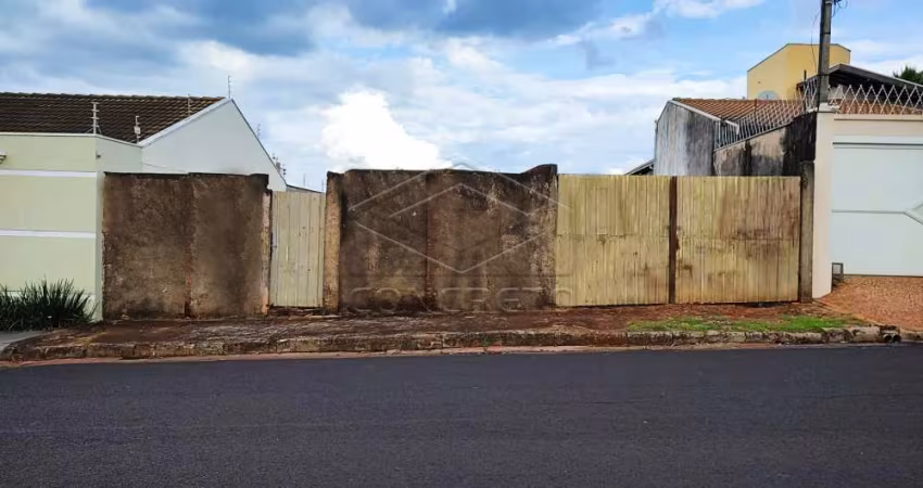 Terreno Padrão em Lençóis Paulista