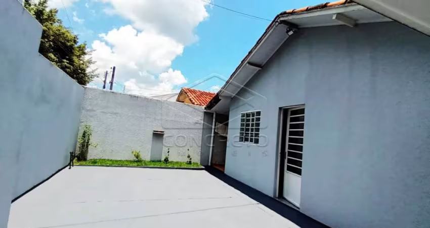 Casa ampla com quintal na GRANJA CECILIA.