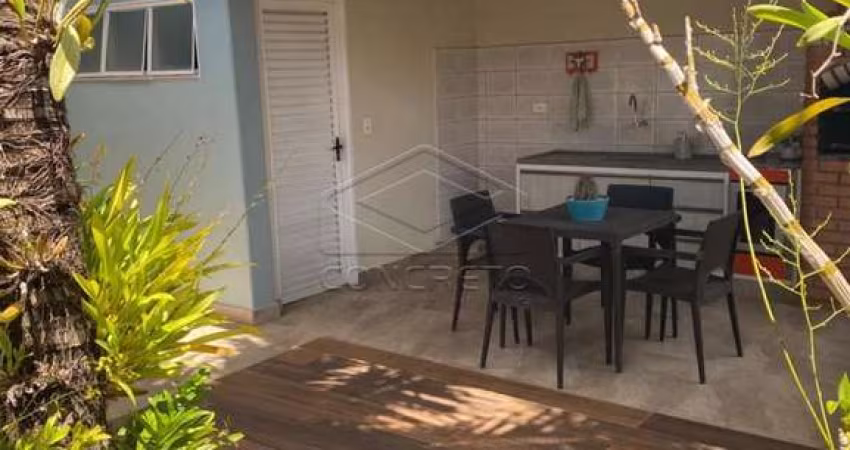 Ótima casa com paisagem e pomar!