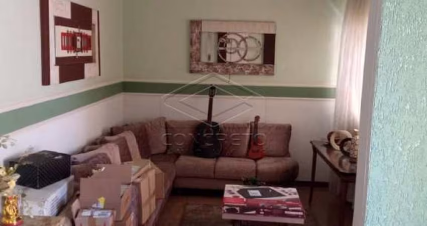 Casa Padrão em Lençóis Paulista
