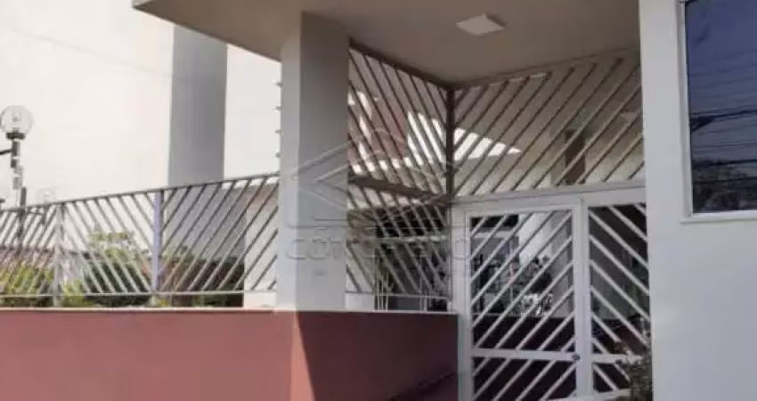 Apartamento mobiliado com 2 quartos, sacada e 1 vaga
