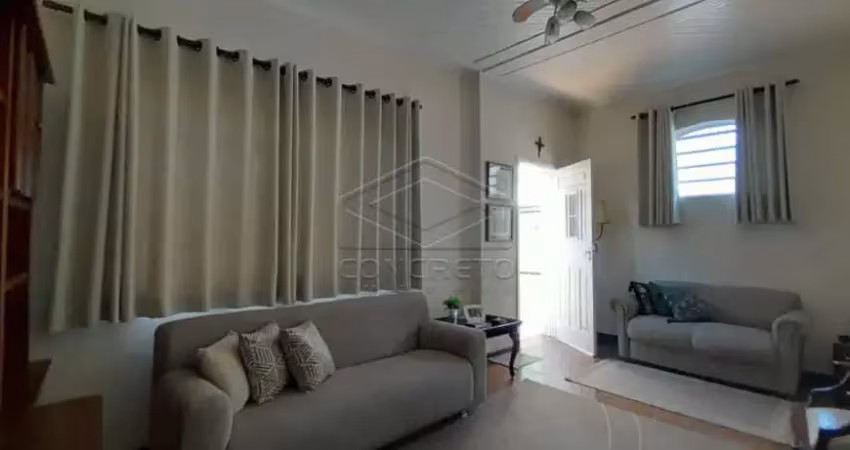 Casa com 3 quartos para alugar na Chácara Braz Miraglia, Jaú 