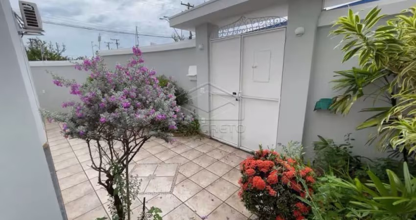 Casa com 3 quartos para alugar no Jardim Netinho Prado, Jaú 
