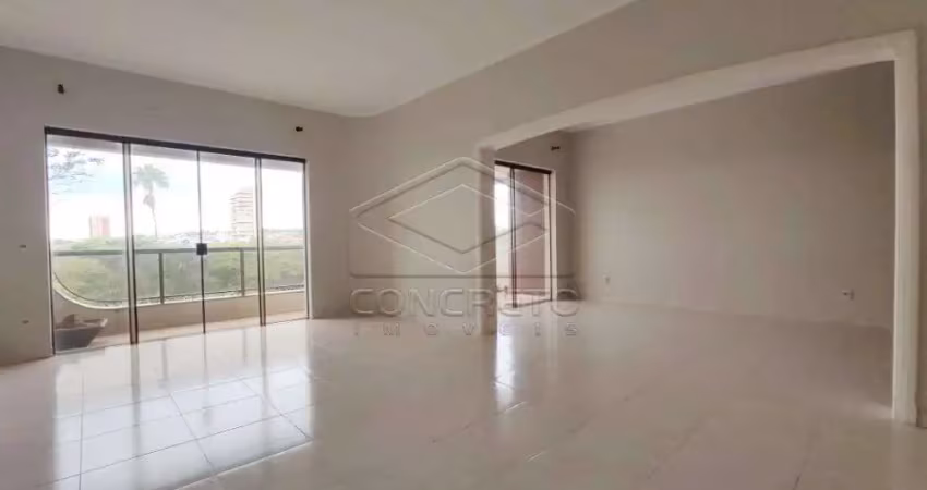 Apartamento com 3 quartos para alugar no Centro, Jaú 
