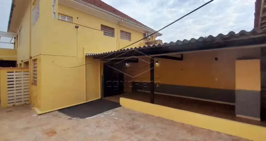 Casa com 4 quartos para alugar no Centro, Jaú 