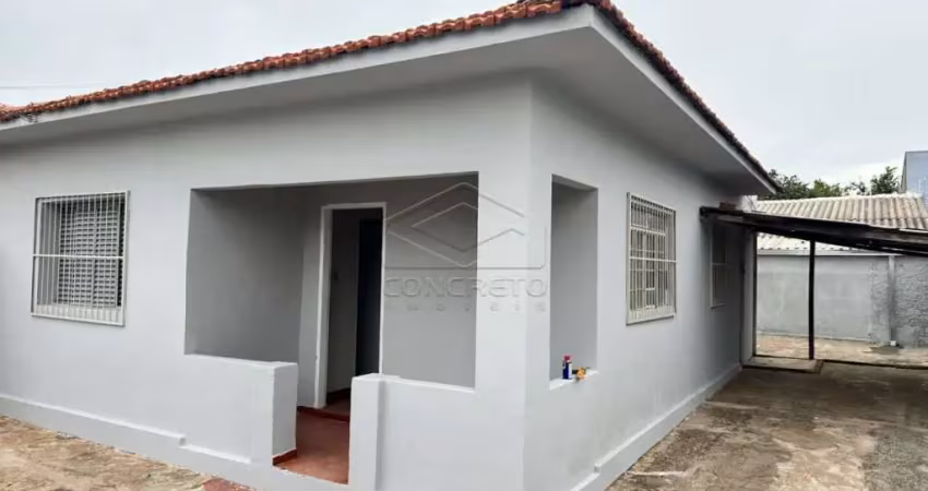 Casa com 2 quartos para alugar no Jardim Ubirama, Lençóis Paulista 