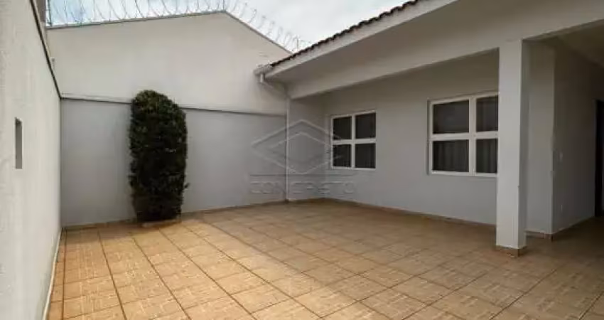 Excelente casa com 3 dormitórios, sendo 1 suíte, e com espaço gourmet