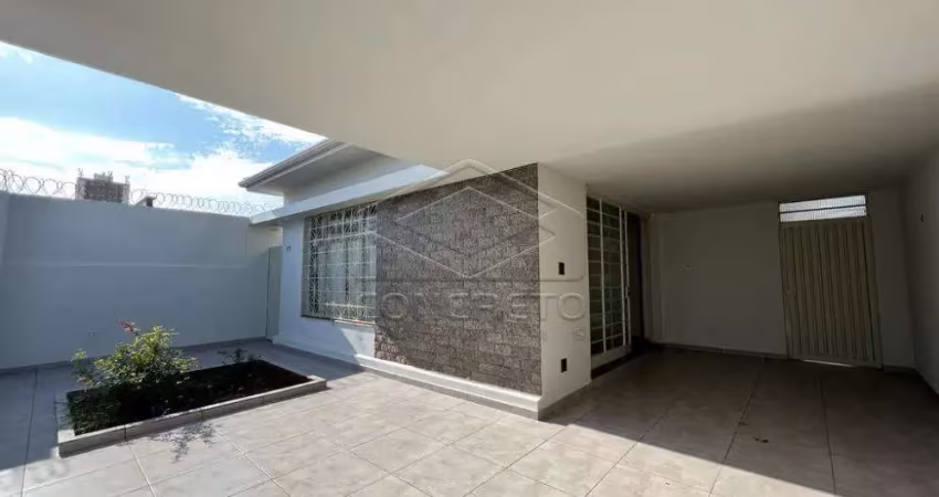 Casa com 3 quartos para alugar no Centro, Jaú 