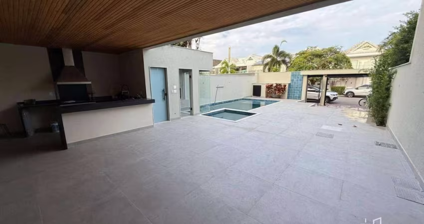 Quatro Paredes Imobiliária vende casa no Blue Houses, Barra da Tijuca, Rio de Janeiro.