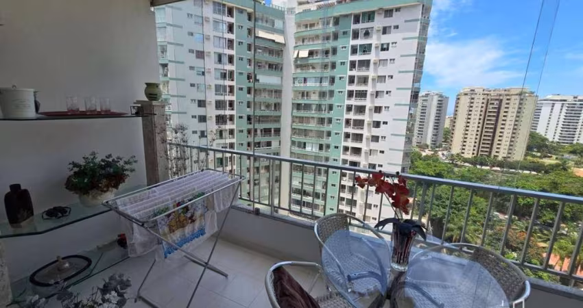 Quatro Paredes vende - Barra da tijuca - Parque das Rosas - Apto composto