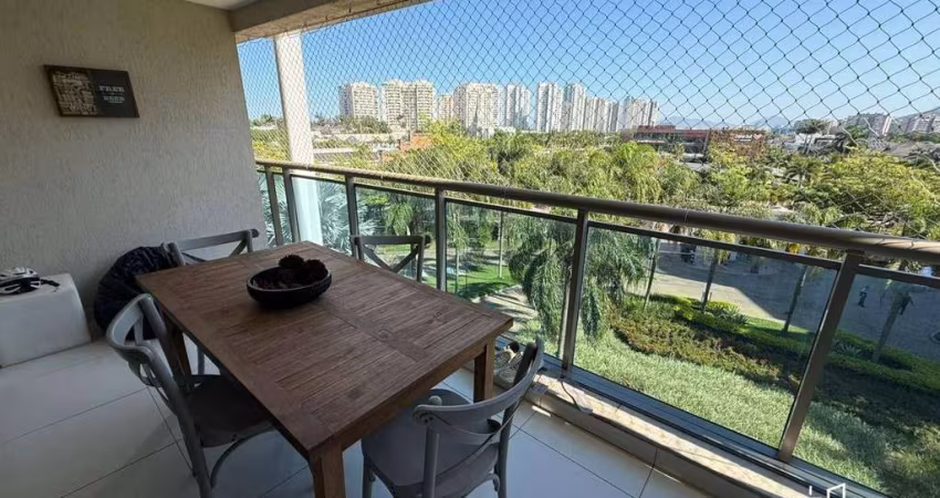 Quatro Paredes Vende: Sofisticação e Exclusividade no Santa Mônica Jardins – Barra da Tijuca 4 suítes c/ varanda + dep